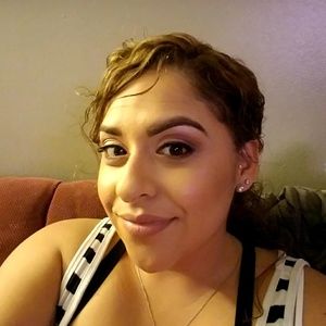 Meet your Posher, Cristina